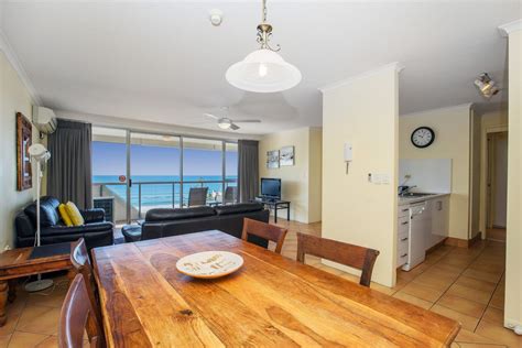 self contained accommodation surfers paradise.